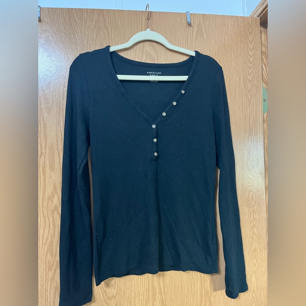American Eagle women’s Henley waffle long sleeve shirt black size large